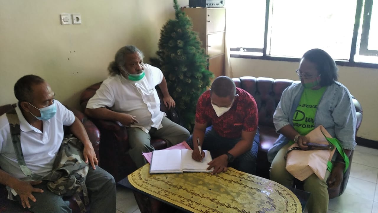 Bachtiar Lamawuran, Tneodorus M. Wungubelen SH