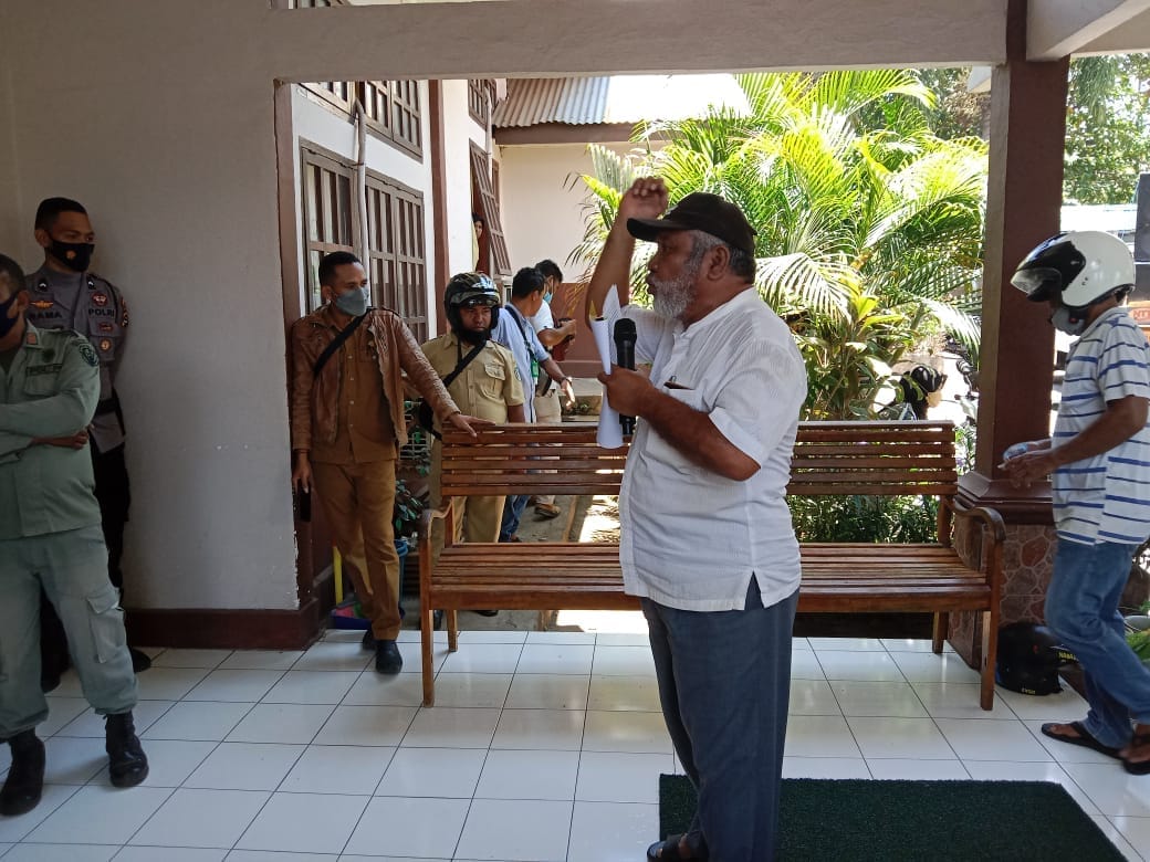 Aliansi Masyarakat Kota, Bactiar Lamawuran, Petrus Paulus Tadon Kedang, Theodorus Marthen Wungubelen