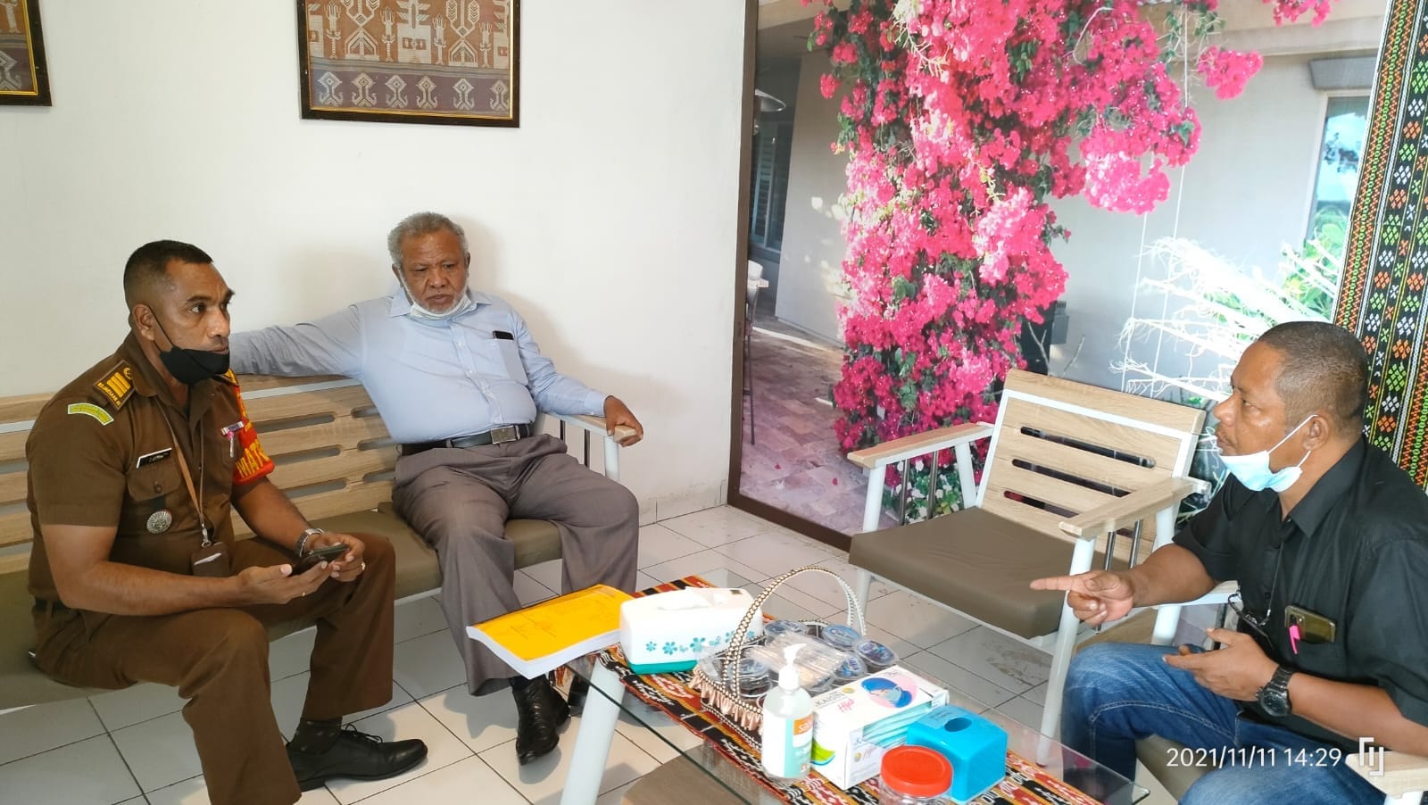 Bachtiar Lamawuran, Flores Timur, Lembaga K.P.K, Theodorus M Wungubelen SH