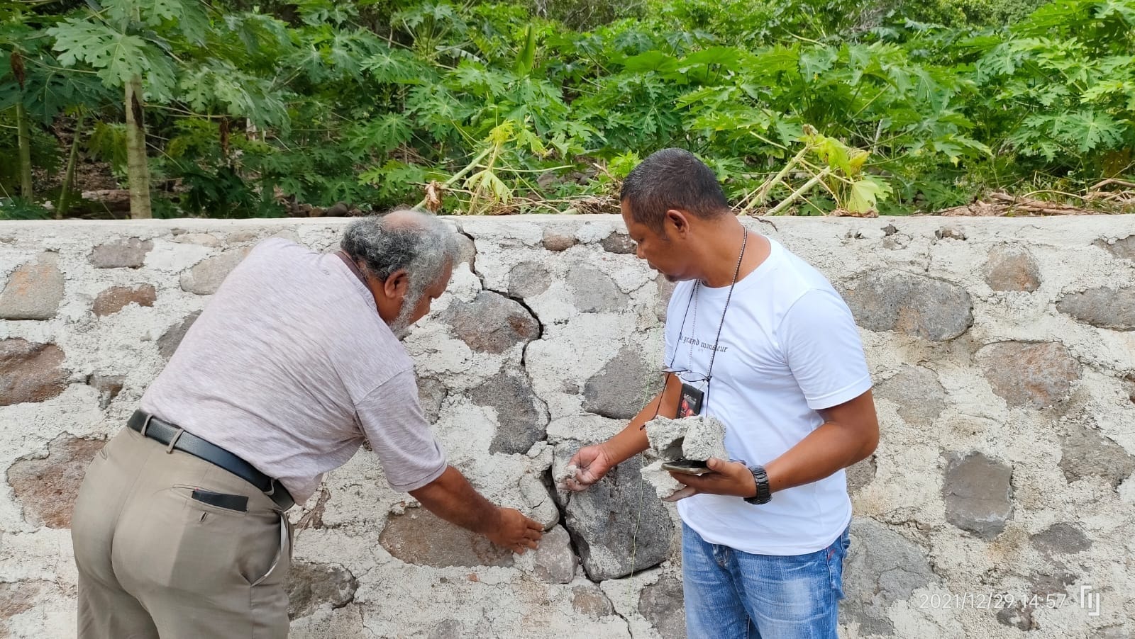 Bactiar Lamawuran, Lembaga K.P.K, Talud Penahan Longsor Kali Belo