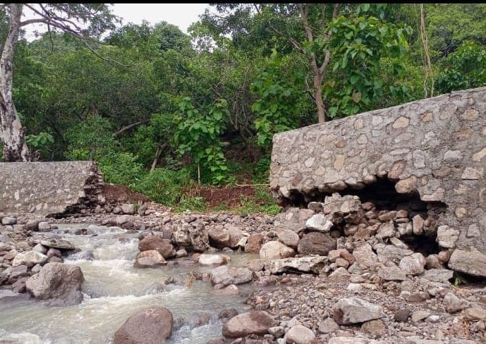 Fielis Tukan, Gekeng Derang, Talud Penahan Longsor Kali Belo