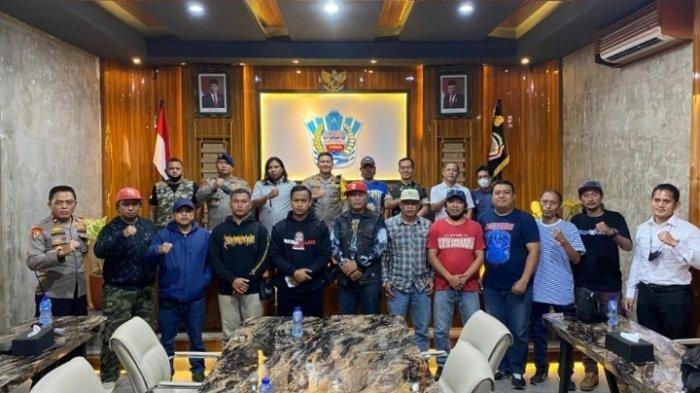 Aremania, Malang, PSHT