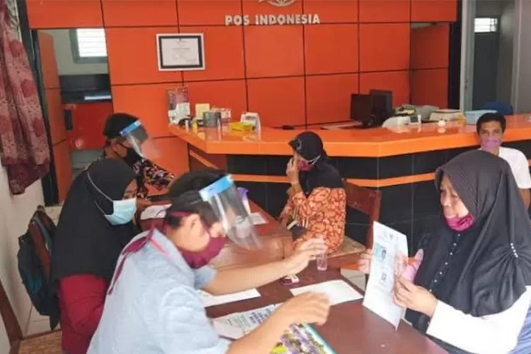 Pencairan bansos, Info bansos, bantuan sosial, Keluarga Penerima Manfaat, KPM, BPNT, Bantuan Pangan Non Tunai, PKH, Program Keluarga Harapan, bansos, BLT, Bantuan Langsung Tunai, MRP, Mitigasi Risiko Pangan, KKS, Kartu Keluarga Sejahtera, cekbansos.kemensos.go.id, Bank Himbara, BRI, BNI, Mandiri, BSI, cara cek bansos, bansos mei 2024