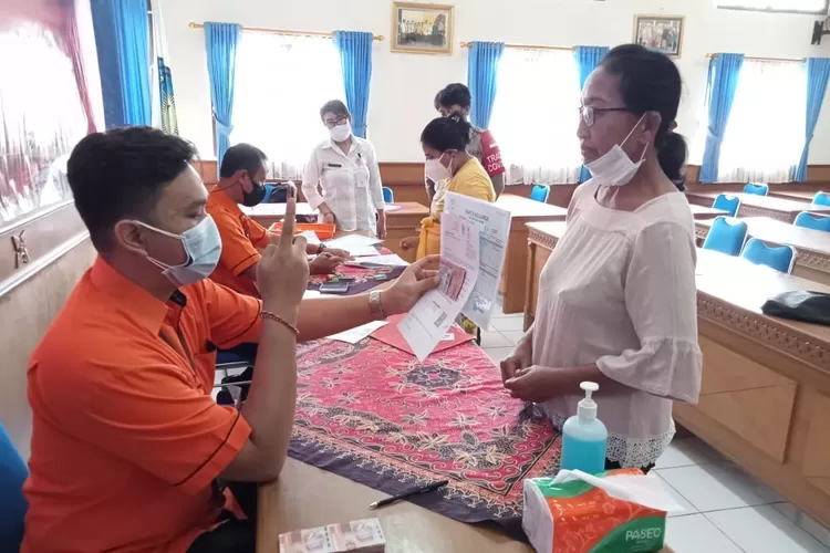 Pencairan Bansos, Keluarga Penerima Manfaat, Kartu KKS, Jadwal Pencairan, Bantuan Sosial, PKH Plus BPNT, PT Pos Indonesia, Verifikasi Data, Pusdatin Kemensos, Bansos Mei 2024, bansos juni 2024