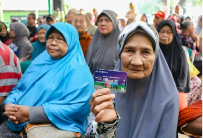 KLJ Cair, Lansia Jakarta, Program Pemerintah, Kartu Sejahtera, Bantuan Sosial, KLJ Tahap 2, Kartu Lansia Jakarta, Pemprov DKI Jakarta, Dinas Sosial Jakarta, KLJ, bansos