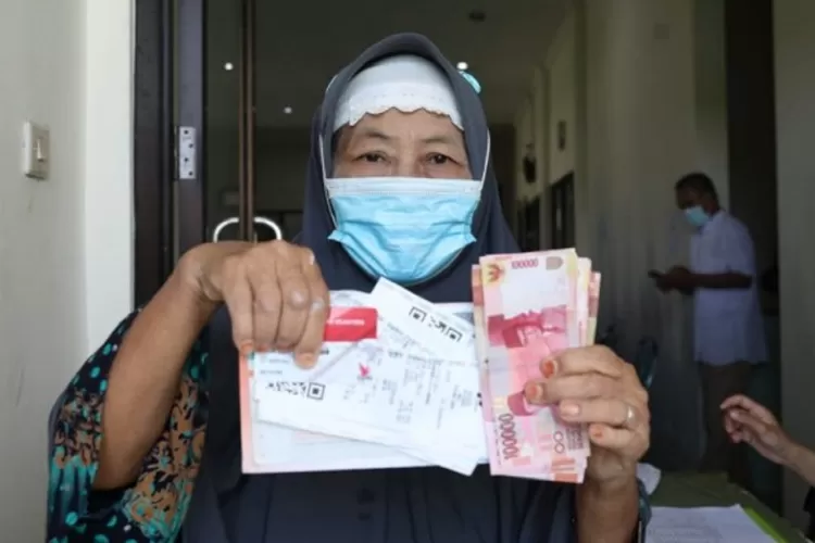 Bantuan pemerintah, cek bansos, beras gratis, uang saku, program PIP, PKH cair, BPNT Juli, Pos Indonesia, KKS Merah Putih, penerima manfaat, bantuan sosial Juli, bantuan beras, program Indonesia Pintar, cek saldo KKS, pencairan bansos pemerintah, PIP, bansos PKH BPNT