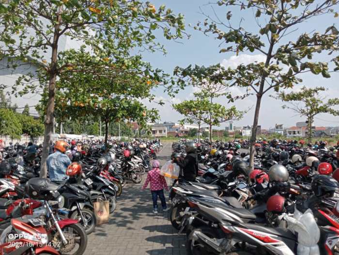 Solo Paragon Mall parkir motor