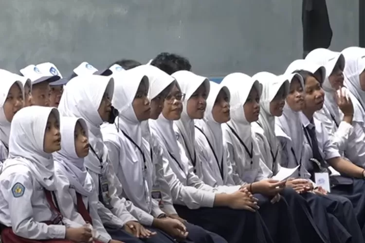 bansos, Bantuan Biaya Pendidikan, BPNT, Kemensos, KIP, KPM, PKH