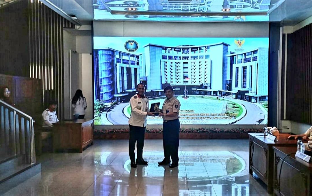 ancaman serangan siber, Badan Siber dan Sandi Negara, BSSN, cyber awareness, Dominggus Pakel, Jan Pieter Ate, keamanan siber Indonesia, Korps Menwa Indonesia, modul pelatihan siber, penyebaran hoaks, perang generasi kelima, pertahanan nasional, serangan asimetris