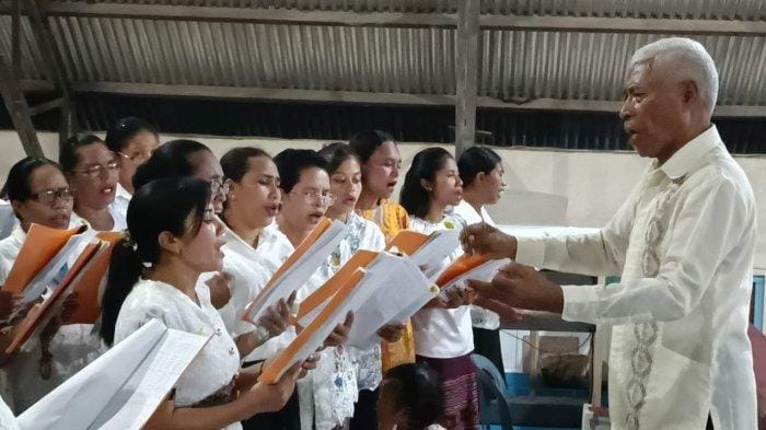 Bacaan Injil Katolik, Renungan Katolik, Hari Minggu Biasa, Santo Gregorius Thaumaturgos, Santa Elisabeth Hungaria, Bacaan Pertama Daniel, Bacaan Kedua Ibrani, Mazmur Tanggapan, Bacaan Injil Markus, Kehidupan Kristen, Pengharapan dalam Tuhan, Yesus Kristus, Keselamatan Kristus, Kesetiaan dalam Iman, Karya Kristus, Pengajaran Yesus, Perjumpaan dengan Tuhan, Hidup Kekal, Masa Depan Penuh Harapan, Firman Tuhan, Doa Kristen, Sukacita dalam Tuhan