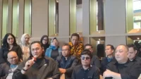 alvin lim denny sumargo, drama Alvin Lim, donasi Agus Salim, tantangan siram air, Denny Sumargo bijak, konflik air keras, Alvin Lim emosi, bantuan Rp3 miliar, Densu Teh Novi, solusi masalah Agus, Alvin Lim tantangan, alvin lim, denny sumargo, Teh Novi, Pratiwi Noviyanthi, drama donasi Agus, Farhat Abbas buka suara, klausal tujuh turunan, Novi pengacara Agus, kisruh Denny Sumargo, konflik donasi viral, isi draf perdamaian, bantuan pengobatan Agus, drama Farhat Novi