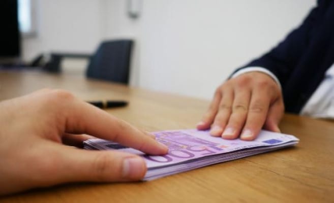 File-19 Alumni Prakerja, modal usaha, tips bisnis, insentif Prakerja, pinjaman keluarga, KUR, crowdfunding, pendanaan pemerintah, koperasi simpan pinjam, pinjaman digital, pelatihan Prakerja, usaha kecil, bisnis mandiri, rencana usaha, kemitraan investor, usaha mikro, modal kecil, peluang bisnis, strategi usaha.