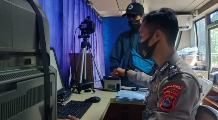 SIM Keliling Bandung, perpanjang SIM, jadwal SIM Keliling, SIM A, SIM C, biaya perpanjang SIM, lokasi SIM Keliling, SIM outlet Kopo Square, Taman Kota Baleendah, SIM Cileunyi, cek kesehatan, tes psikologi, surat keterangan sehat, persyaratan SIM Keliling, Polresta Bandung, SIM Keliling Kabupaten Bandung, jam operasional SIM Keliling.