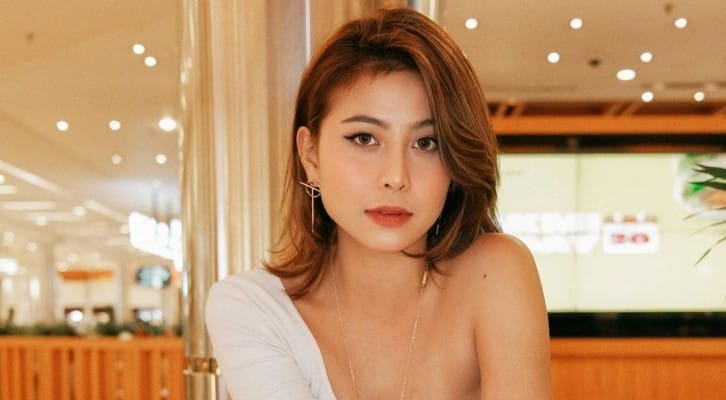 Awkarin, Brisia Jodie, Jonathan Alden, water heater, drama sosial media, sindiran pedas, hubungan percintaan, trending TikTok, klarifikasi Jodie, fokus hubungan.