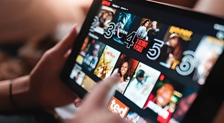 Film Netflix seru, rekomendasi film, film terbaik, drama komedi, thriller aksi, film keluarga, nonton bareng, film weekend, film horor