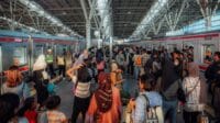 KRL Bekasi, Gangguan Operasional, Commuter Line, Tiang Listrik, Perjalanan Normal