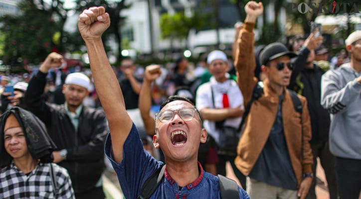 Aksi penindasan, massa masyarakat, keadilan untuk semua, tuntutan keadilan, Patung Kuda Arjuna Wijaya, Forum Persaudaraan Islam, hukum dan keadilan, aksi massa Jakarta, tuntut Jokowi, Kun Fufufafa, suara masyarakat, ormas Indonesia.