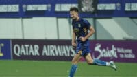 Persib Bandung, Mateo Kocijan, gol dramatis, AFC Champions League, kemenangan Persib, Tyronne del Pino, posisi klasemen, laga tandang, Zhejiang FC, Port FC, Maung Bandung