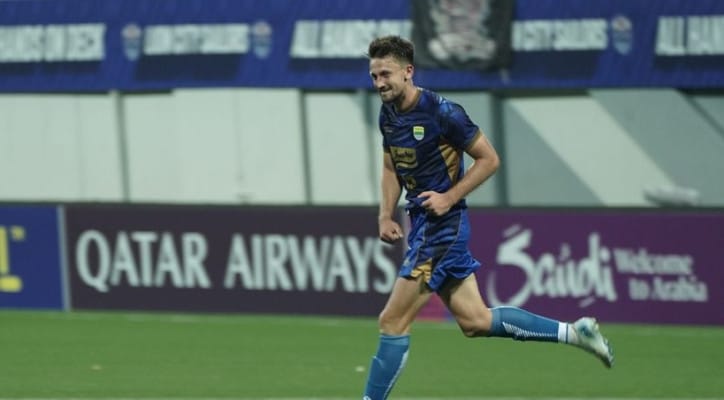 Persib Bandung, Mateo Kocijan, gol dramatis, AFC Champions League, kemenangan Persib, Tyronne del Pino, posisi klasemen, laga tandang, Zhejiang FC, Port FC, Maung Bandung