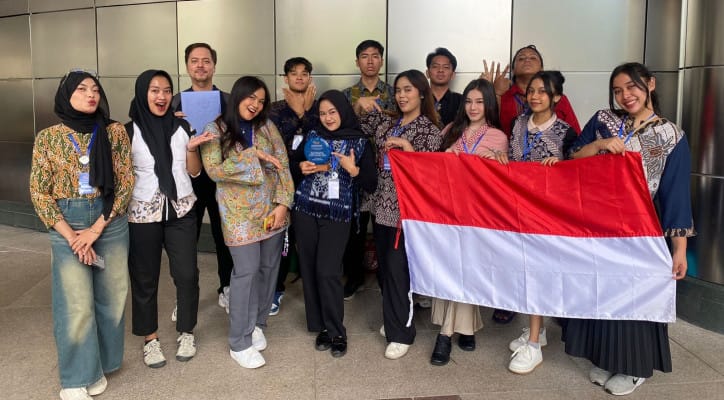 PSM UMB, paduan suara, prestasi internasional, Malaysian Choral Eisteddfod, Kuala Lumpur, Gold C, Gold B, vokal ensemble, pop vocal, Pejuang Sarjana, Universitas Mercu Buana, penghargaan global.