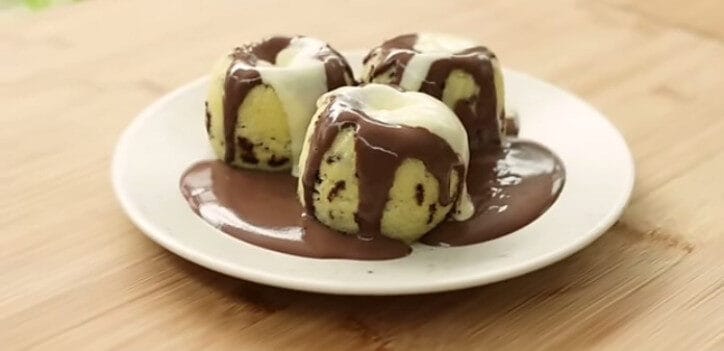 Bolu kukus, ide jualan, resep bolu, bolu susu, bolu vanila choco, sajian enak, jualan cuan, kue kukus, cemilan praktis, taburan choco, bolu lembut, vla cokelat, resep mudah, bolu manis, kue viral