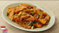 Tahu saus Padang, resep tahu, bumbu pedas, tahu goreng, masakan sederhana, menu lauk enak, Devina Hermawan, saus sambal, resep mudah, tahu sutra, makan enak, nasi hangat, resep praktis, bumbu halus, sajian pedas.