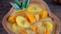Kolak pisang ubi, resep kolak, camilan Ramadan, cara membuat kolak, ubi dan pisang, santan Kara, gula merah, kolang kaling, makanan manis, hidangan keluarga, resep simpel, makanan segar, cara bikin kolak, camilan enak, sajian musim hujan.