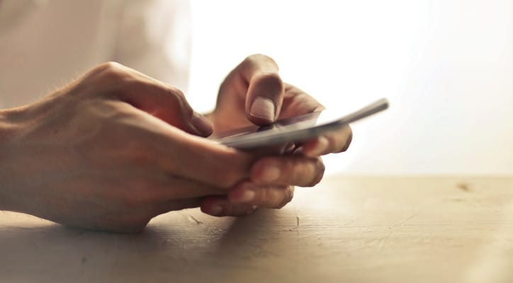 cara menghilangkan iklan, aplikasi pemblokir iklan, iklan mengganggu, mode pesawat, pop-up blocker, notifikasi aplikasi, personalisasi iklan, reset pengaturan, aplikasi premium, adware hp