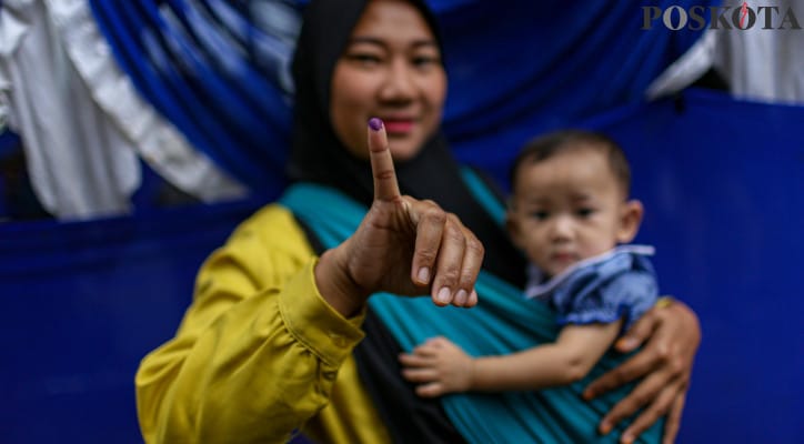 Pilkada 2024, partisipasi pemilih, Kota Bekasi, pemilihan serentak, KPU Kota Bekasi, sosialisasi Pemilu, efek Pilkada serentak, liburan Pilkada, partisipasi rendah, perumahan Bekasi, kegiatan padat, target KPU, partisipasi Pemilu 2024, partisipasi Pilkada 2018, warga Bekasi, kesulitan datang TPS.