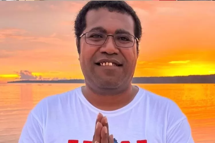 agama Herry Ario Naap, Agama Kristen Herry Ario Naap, aktivis media sosial, Biak Numfor Papua, Bupati Biak Numfor, bupati petahana Biak, dugaan kekerasan seksual, Herry Ario Naap, Kader PDIP, kasus pencabulan anak, Ketua DPD PDIP, Lex Wu cuitan, Pelecehan Anak, Profil Herry Ario Naap, tuduhan serius Herry, video korban 26 detik