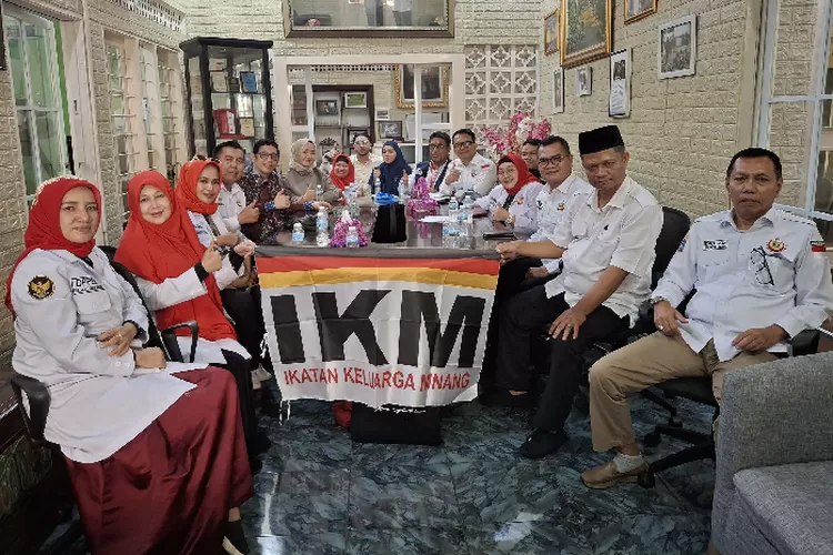 Merek Masakan, Harga Padang, Lisensi Gratis, Warung Padang, IKM Minang, Masakan Otentik, Ciri Khas, Harga Seragam, Masakan Minang, Merek Baru, IKM Cirebon