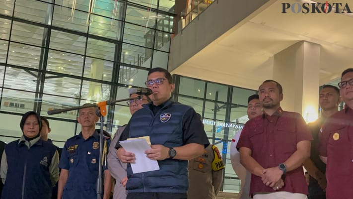 Judi online, tersangka HS, W88 website, penangkapan Filipina, perputaran uang, Rp1 triliun, manajer regional, sidang pengadilan, rekening deposit, withdraw tersangka, proses hukum, Bareskrim Polri, pengawalan ketat, kasus judi, pengungkapan kasus.