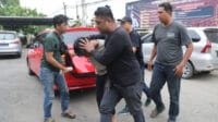 Pembegalan tragis, tukang ojek tewas, pelaku tertangkap, pembegalan di Tangerang, korban dibegal, ancaman hukuman 15 tahun, pencurian dengan kekerasan, penganiayaan berujung kematian, polisi amankan pelaku, pembunuhan di jalan sepi.