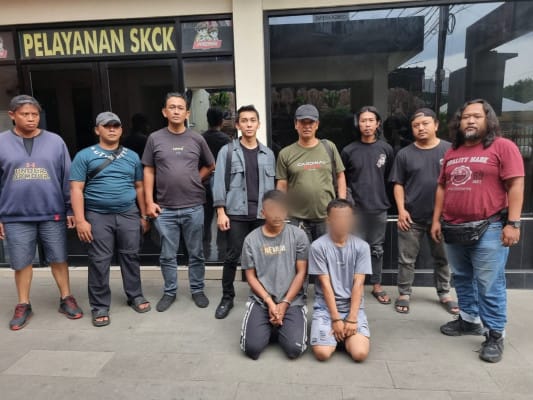 IMG-20241123-WA0445 Pemalakan Cengkareng, Bang Jago, Viral pemerasan, Tersangka ditangkap, Sopir travel dipalak, Aksi pemalakan viral, Pelaku utama ditangkap, Kasus pemerasan sopir, Polsek Cengkareng, Pasal 368 KUHP