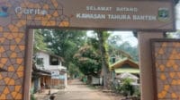 Tahura Banten, wisata edukasi, kawasan konservasi, fasilitas penunjang, retribusi PAD, pengelolaan Tahura, wisata alam, penelitian lingkungan, Desa Sukarame, taman hutan, peningkatan fasilitas, wisata alam Banten.