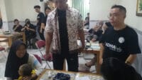 Pengobatan Gratis, Seragam Sekolah, Difabel Bandung, Yatim Piatu, Vitamin Kesehatan, Jemput Bola, Akses Merata, Bantuan Sosial.