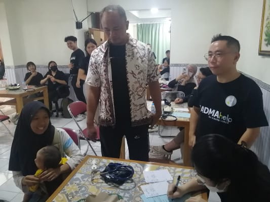 Pengobatan Gratis, Seragam Sekolah, Difabel Bandung, Yatim Piatu, Vitamin Kesehatan, Jemput Bola, Akses Merata, Bantuan Sosial.