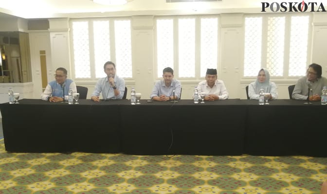 Pilkada Bandung Barat, Jeje Ritchie Ismail, Asep Ismail, Hengky Kurniawan, Ade Sudrajat, kemenangan Pilkada, hasil quick count, Tim Pemenangan, relawan Bandung Barat, partai politik, kemenangan solid, masyarakat Bandung Barat, pasangan calon 02, hasil maksimal, amanah masyarakat.