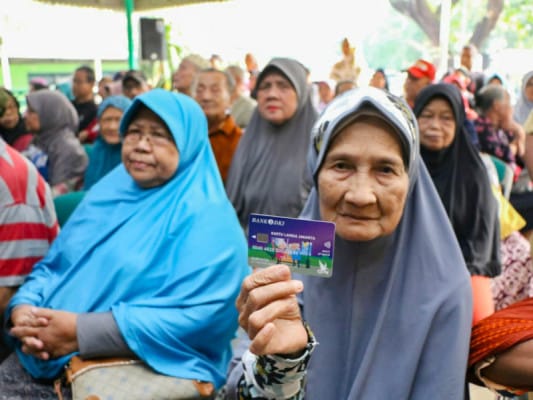 Bansos KAJ, Bansos KLJ, Bantuan sosial, Cara Cek Penerima, DKI Jakarta, Jadwal Pencairan, KAJ, KLJ, Lansia Jakarta, NIK eKTP, NIK penerima, Pencairan Dana, Pencairan Kartu Lansia Jakarta, program bantuan, saldo Rp900.000, siladu, tahap 4, warga DKI