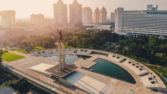 tempat gratis Jakarta, jalan-jalan sore, tempat nongkrong Jakarta, wisata Jakarta, taman di Jakarta, Pasar Santa, Lapangan Softball GBK, Tebet Eco Park, tempat asyik Jakarta, kegiatan sore Jakarta, tempat piknik Jakarta, wisata gratis Jakarta, Como Park Kemang