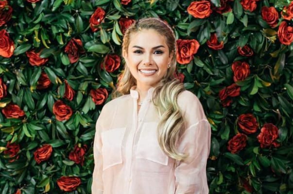 Nikita Mirzani, Isa Zega, kontroversi umroh, hijab syar'i, cadar umroh, penistaan ​​agama, saf perempuan, ibadah umroh, kasus Lina Mukherjee, umrah laki-laki, komentar Nikita, pengawasan ibadah, Kementerian Agama, polisi Indonesia, respon netizen, video viral, umroh 2024.