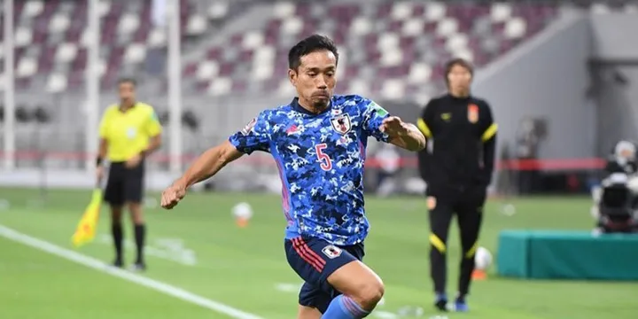Yuto Nagatomo, Timnas Jepang, Kualifikasi Piala Dunia, pertandingan Indonesia, bek veteran, FC Tokyo, pengalaman internasional, Inter Milan, karier Eropa, pemain senior, Piala Dunia, gelar juara, Piala Asia, mentor muda, lini belakang, timnas Jepang, pertandingan panas, Samurai Biru, sepak bola, pertandingan kelima, pemain berpengalaman, pengalaman Piala Dunia, Profil Yuto Nagatomo