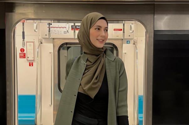 Rumah tangga Paula Verhoeven, Baim Wong, gugatan cerai, isu perselingkuhan, klarifikasi Paula, hak asuh anak, proses hijrah, ujian hidup, masalah rumah tangga, drama perceraian.