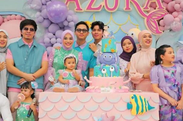 Geni Faruk, ulang tahun Azura, Atta Halilintar, Aurel Hermansyah, tiup lilin, video viral, netizen heboh, hadiah ulang tahun, Ameena, aksi Geni, momen kebahagiaan, syariat Islam, komentar netizen.