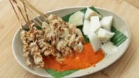 Sate taichan, resep sate taichan, sambal taichan, sate ayam, kulit ayam, cara bikin sate, sate taichan pedas, resep sate ayam, sambal pedas, sate lezat, sate rumahan, sate taichan sederhana, ayam bakar taichan, sate taicha