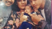 Rahayu Effendi, Dede Yusuf, artis Indonesia, film legendaris, Tante Mira, Warkop DKI, Pilihan Hati, FFI 1975, penghargaan Lifetime Achievement, RS MMC Jakarta, cucu Kaneishia, momen duka, karier seni, single parent, nenek penyayang, keluarga bahagia, peran Tante Mira, Siti Rahayu, film Indonesia, duka cita, kehidupan Rahayu Effendi.