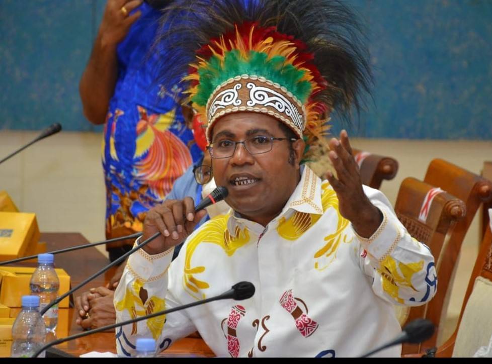 Herry Ario Naap, Bupati Biak Numfor, kasus pencabulan anak, Biak Numfor Papua, tuduhan serius Herry, dugaan kekerasan seksual, Lex Wu cuitan, aktivis media sosial, bupati petahana Biak, video korban 26 detik, Pelecehan Anak