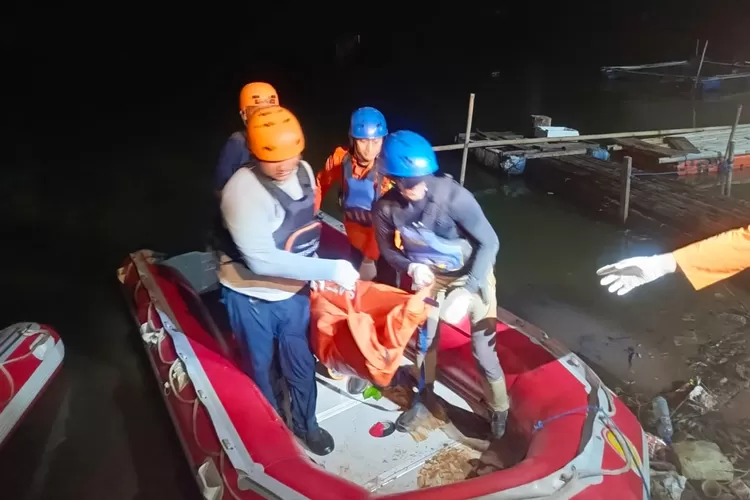 Situ Gintung, Pria Tenggelam, Penemuan Mayat, Evakuasi SAR, Tangsel Tewas, Mondor Hilang, Situ Gintung Tewas, Korban Tenggelam