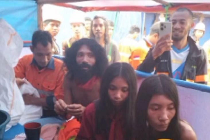 Suku Togutil, Tambang Halmahera, Hutan Halmahera, Kehidupan Togutil, Aktivitas Tambang, Hak Masyarakat Adat, Viral Togutil, Habitat Rusak, Konflik Tambang, Kerusakan Hutan, Tobelo