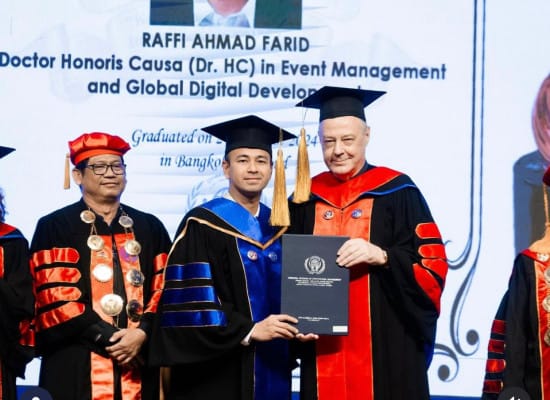 Gelar kehormatan, Raffi Ahmad, UIPM palsu, profesor palsu, investigasi jurnalis, kontroversi gelar, jurnalis Skotlandia, Andrew McGregor, institusi fiktif, gelar doktor